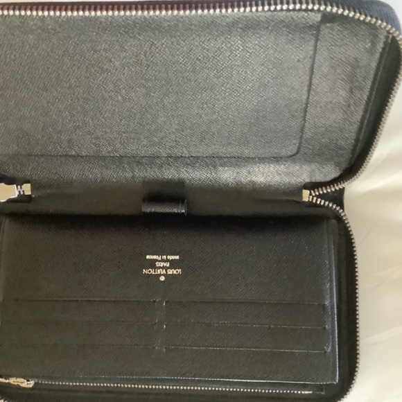 Louis Vuitton wallet - Picture 8 of 14